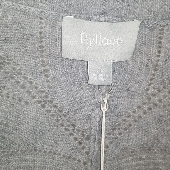 Ryllace 3X & 2X Cashmere button sweater cardigan - Picture 2 of 6
